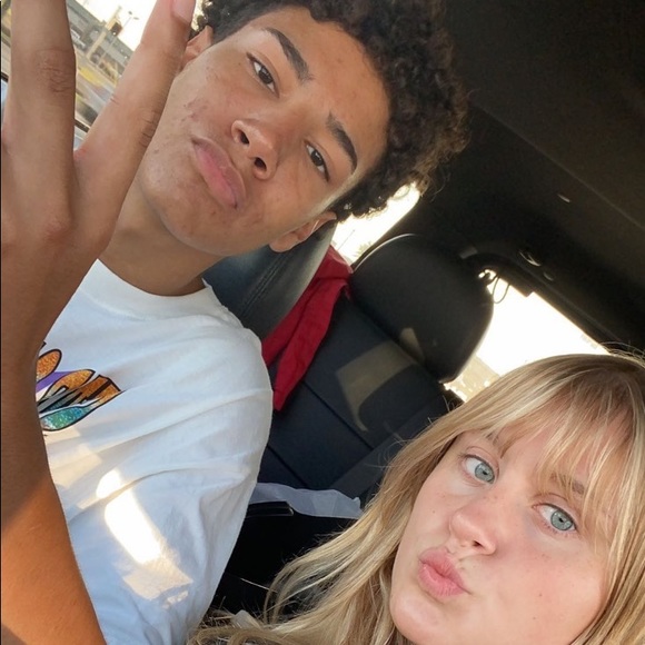 Meet your Posher, Devonte - Picture 1 of 1